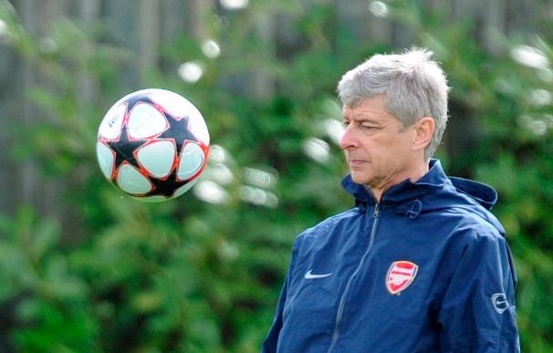 El técnico del Arsenal defiende la actitud de Cesc Fábregas este verano