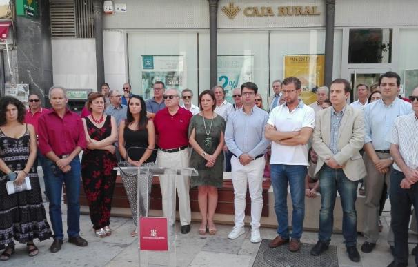 Todos los grupos del Ayuntamiento de Córdoba se concentran juntos en recuerdo de Miguel Ángel Blanco
