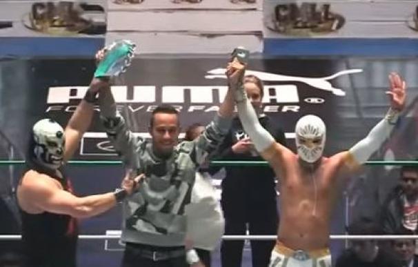 Hamilton se pasa a la lucha libre mexicana antes del GP de México.