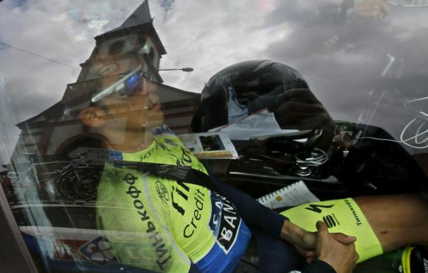 Contador tiene la tibia fracturada y será operado