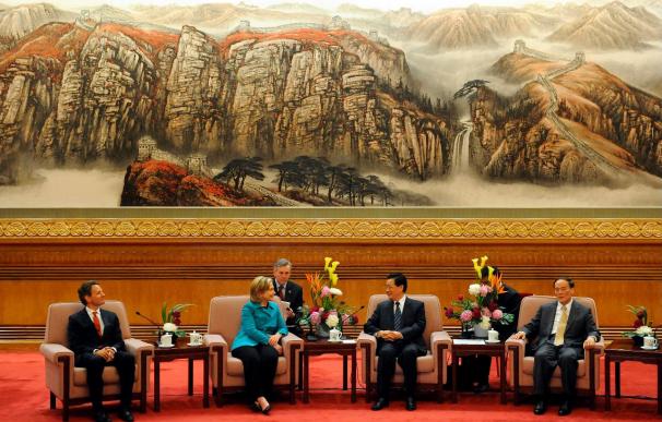 Clinton dice que los líderes chinos están muy preocupados por el conflicto coreano