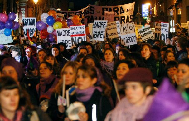Miles de personas celebran el Día de la Mujer en Madrid y reivindican su lucha por la igualdad