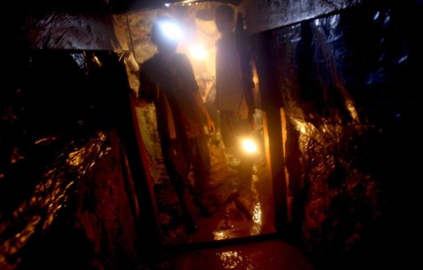"Convertir el potencial de las minas afganas en riqueza llevará años", asegura EE.UU.