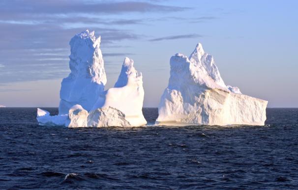 Greenpace ve una señal de "impacto global del cambio climático" en el desprendimiento del iceberg