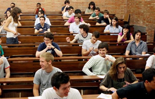 Un grupo de universitarios en un curso de postgrado