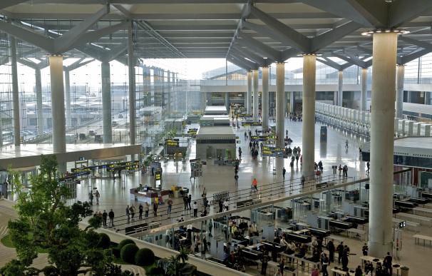 Los aeropuertos andaluces registran 12,1 millones de pasajeros el primer semestre del año, un 11,9% más