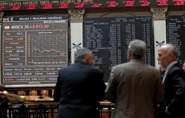La bolsa española suaviza sus pérdidas y cede el 1 por ciento a mediodía