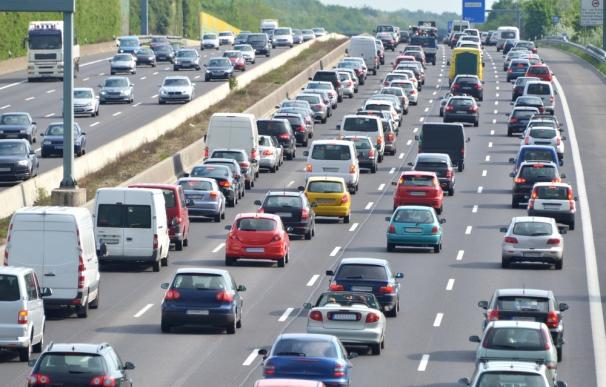Los conductores españoles perdieron una media de 17 horas en atascos durante 2014, según un informe de INRIX