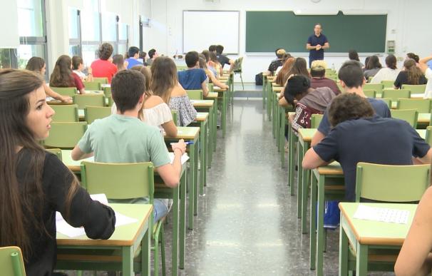 Medicina en la UV tiene la nota de corte más alta del sistema universitario valenciano, con un 12,99