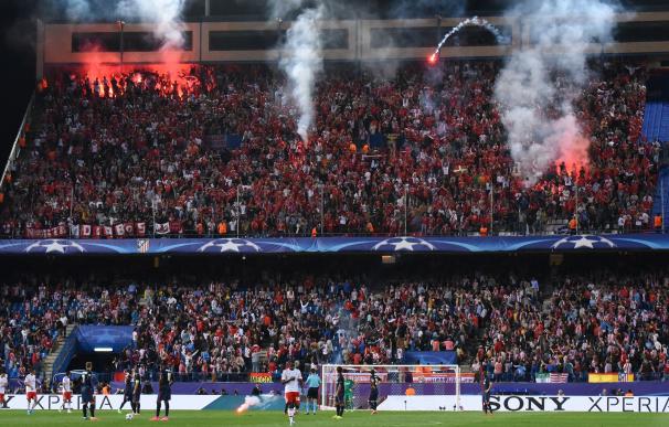 La UEFA advierte de un posible cierre de Da Luz al Benfica y multa con 11.000 euros al Atlético