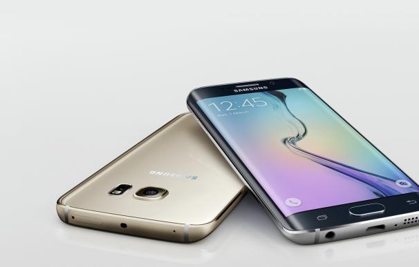 Detalle del Samsung Galaxy S6 Edge, el teléfono con pantalla curvada del fabricante coreano. (Samsung)