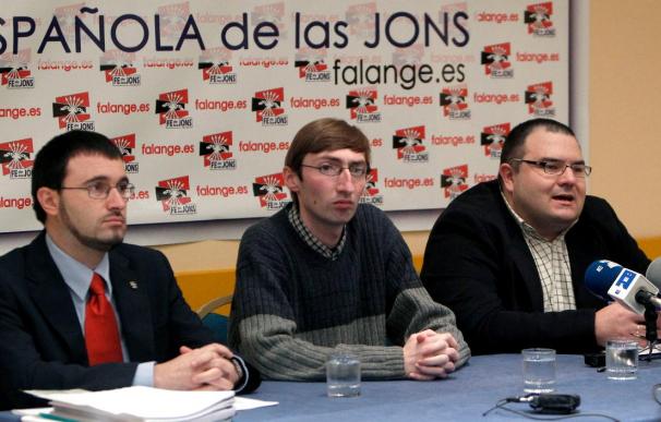 Falange se querella contra Garzón para defender la memoria de los falangistas