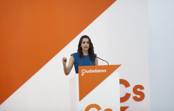 Ciudadanos no ve "ninguna sorpresa" en las purgas en el Gobierno catalán y avisa a Puigdemont de que no solucionan nada