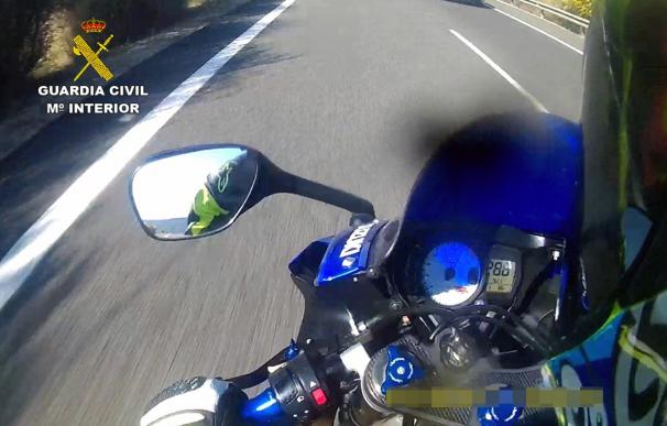 Detenidos dos jóvenes por conducir motocicletas de gran cilindrada a más de 250 kilómetros/hora