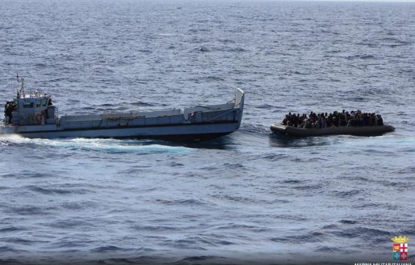 Ocho inmigrantes muertos y 113 rescatados en el Mediterráneo