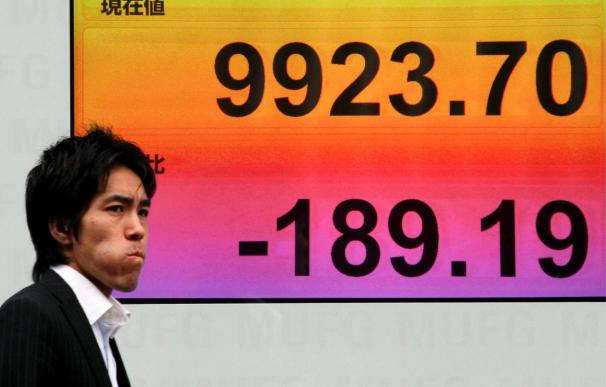El Nikkei cae a su mínimo en siete meses