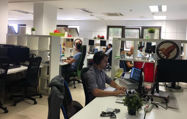 Clavijo analiza el sector de coworking de Canarias para ayudar o "molestar lo menos posible" desde las instituciones