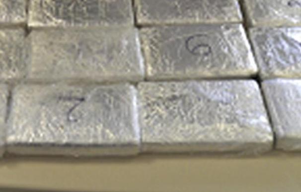Cae una red internacional de narcotraficantes y se decomisan 135 kilos de cocaína