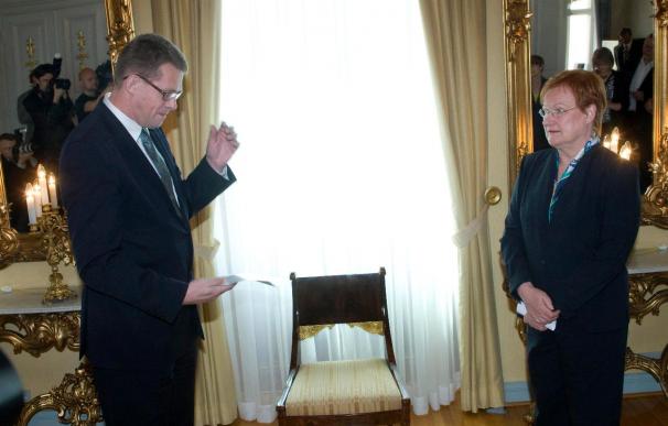 El primer ministro de Finlandia presenta formalmente su dimisión