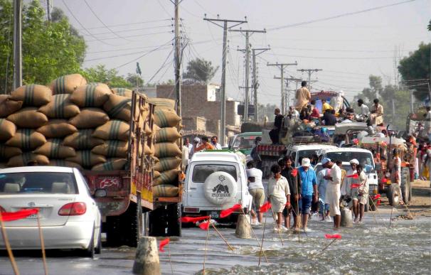 La ayuda humanitaria de la UE a las inundaciones en Pakistán suma ya 200 millones