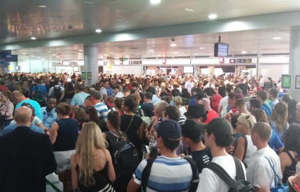 Los filtros de seguridad de la T2B del Aeropuerto de Barcelona también se saturan