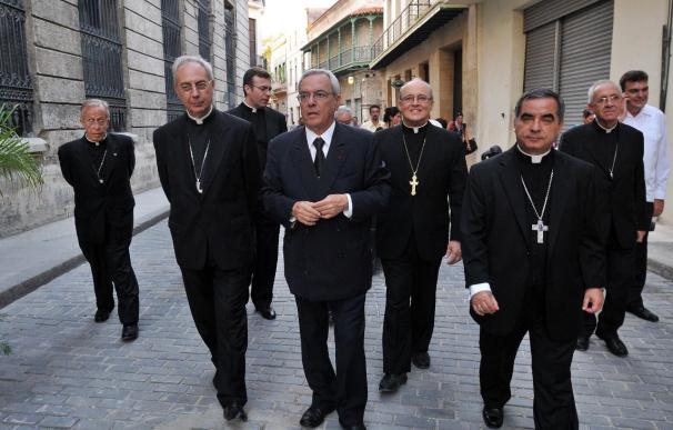 Mamberti inaugura la Semana de la Iglesia y acude a un concierto con el vicepresidente de Cuba