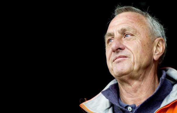 Cruyff espera que la experiencia acumulada por Puyol sirva a los jóvenes jugadores en el futuro