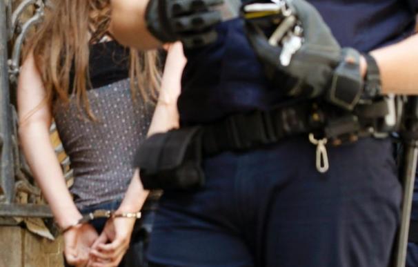 Varios heridos y detenidos en una carga policial contra los "indignados" en Valencia