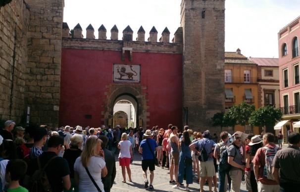 Espadas defiende que el proyecto de la Puerta del León es "el que se está llevando con más mimo" en el Alcázar