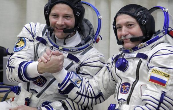 La Soyuz parte a la Estación Espacial Internacional con tres nuevos tripulantes