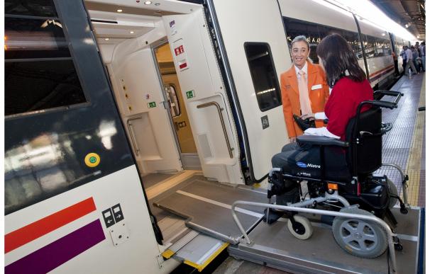 El servicio 'Atendo' de Renfe asiste en La Rioja a 17.925 clientes con discapacidad o movilidad reducida en 10 años