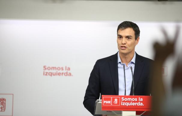 Pedro Sánchez evita pronunciarse sobre la polémica generada en torno al puesto de su hermano en la diputación de Badajo
