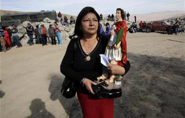 El rescate de los mineros chilenos avanza lentamente