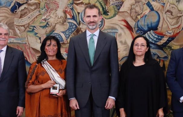 El Rey destaca el papel de pueblos indígenas en la construcción de Iberoamérica en los Premios Bartolomé de las Casas