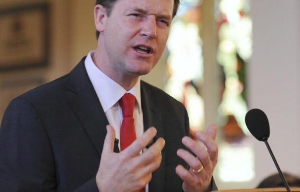 Clegg marca cuatro prioridades para sellar un acuerdo con Cameron