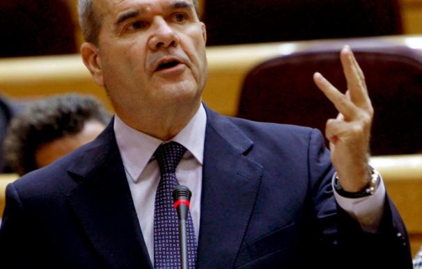 Chaves acusa al PP de beneficiar a los especuladores