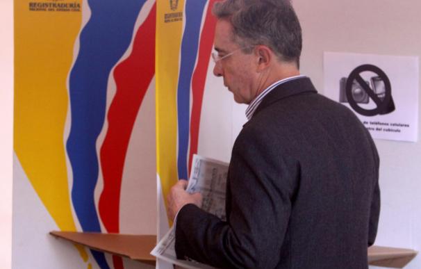 La calma domina la jornada electoral colombiana, salvo incidentes en zonas aisladas