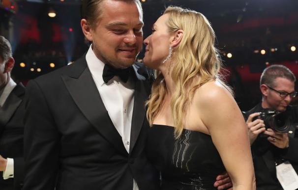 Leonardo DiCaprio y Kate Winslet, química más allá de la pantalla / Getty Images