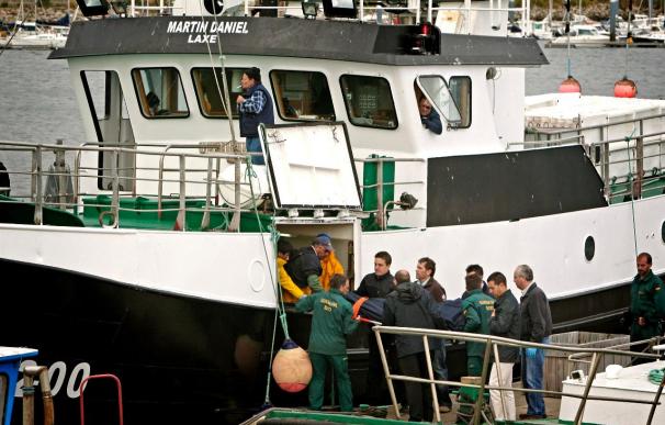 Mueren dos marineros en el naufragio de su barco a 8 millas de A Coruña