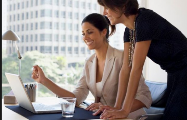 Las mujeres que ocupan cargos directivos hacen más rentables a las empresas.