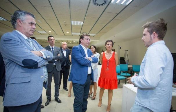 Vara visita en Sevilla las instalaciones de El Cubo para conocer el proyecto Open Future de Telefónica Andalucía