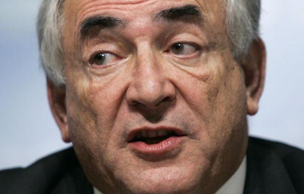 Strauss-Kahn admite que existe riesgo de contagio de la crisis griega a otros países europeos