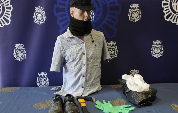 Detenido un sexagenario en Madrid por intentar atracar con un hacha una sucursal bancaria de Chamartín