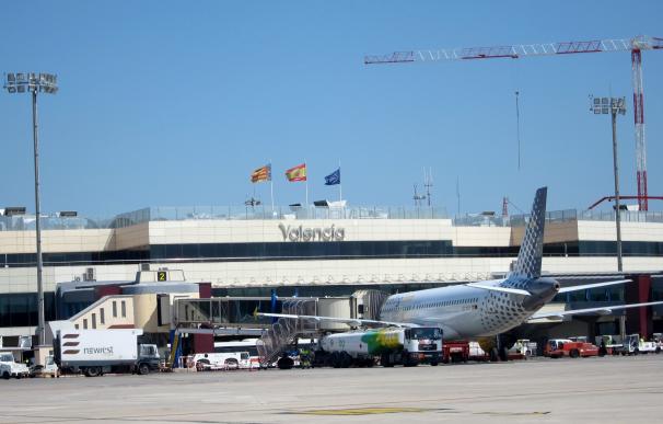 El Aeropuerto de Valencia ofrece 15 minutos gratis de aparcamiento para recoger pasajeros