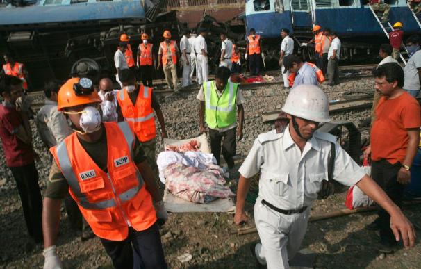 Finaliza el rescate en el tren siniestrado en Bengala con 145 fallecidos