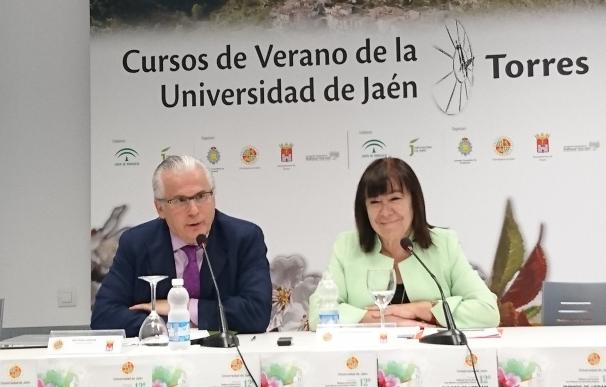 Narbona defiende que el PSOE debe dar "un paso adelante" para resolver "el problema" de la Ley de Jurisdicción Universal