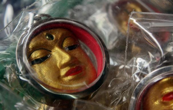 El culto tailandés de los amuletos mágicos cautiva a las estrellas de Hollywood