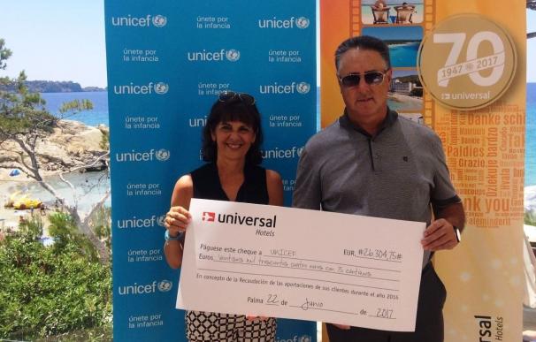 Universal Hotels entrega a Unicef Comité Baleares un talón con 26.000 euros para la infancia más desprotegida