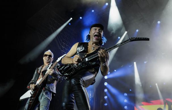 Más de 8.000 personas asisten a la velada "histórica y rockera" Scorpions