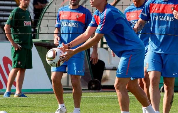 Queiroz tiene por fin completa a la selección de Portugal y entrena con Pepe